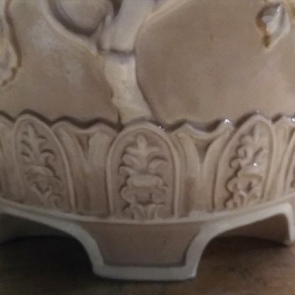 Vintage Ceramic Table Lamp Beige Asian Hand-Carved Floral Design - Picture 5 of 9